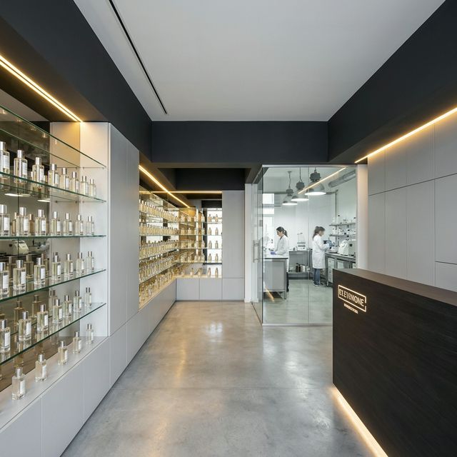 Syahera Perfume Showroom